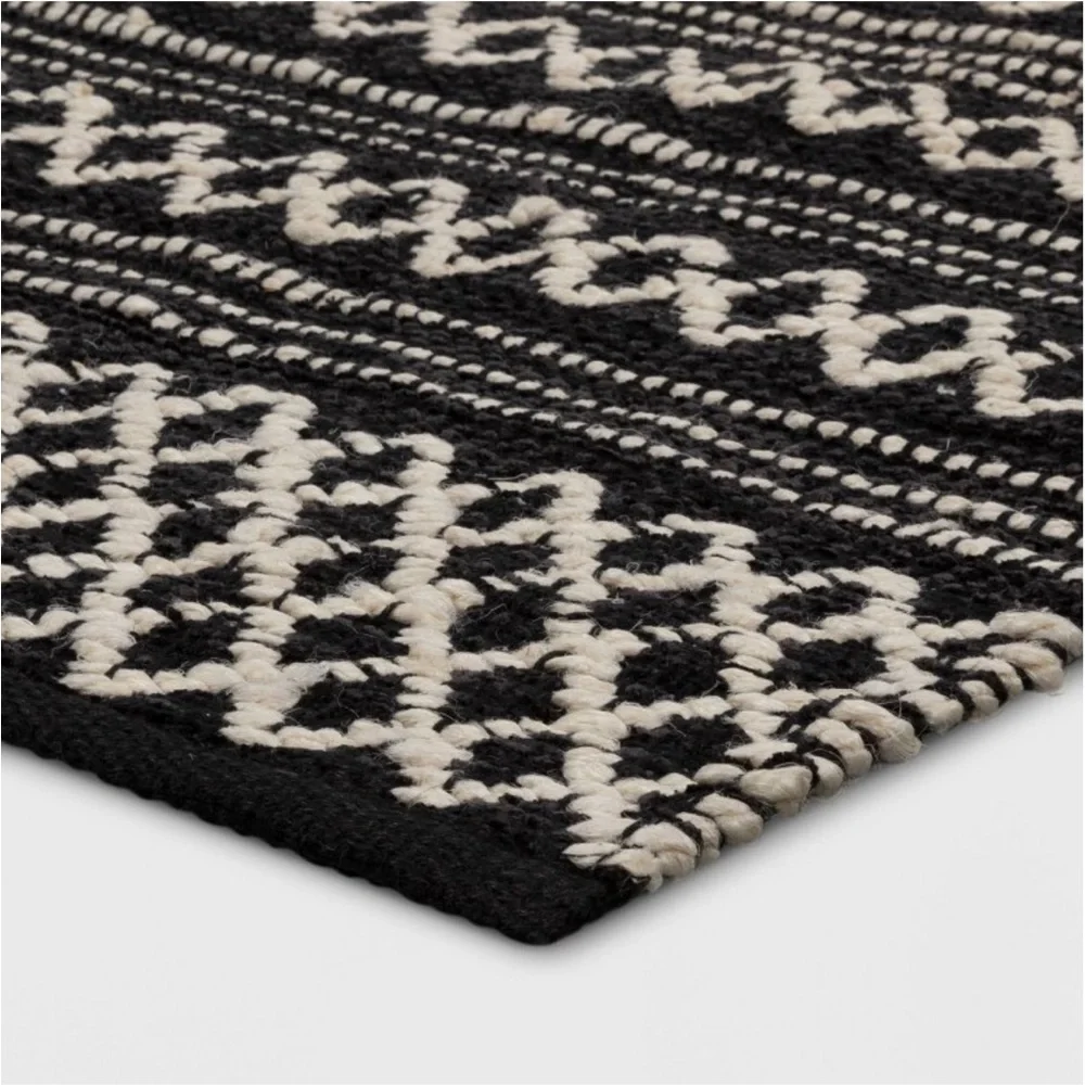 THRESHOLD NWT handloom mixed fibre rug black/white -2x3